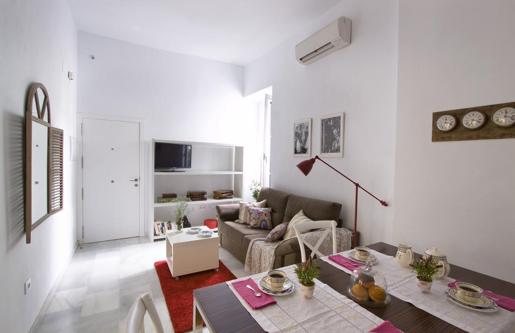 Apartamentos Plaza Pilatos Séville Extérieur photo