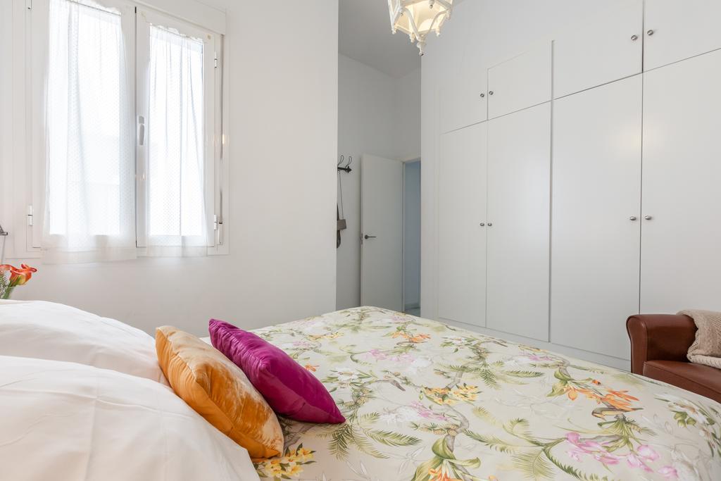 Apartamentos Plaza Pilatos Séville Extérieur photo