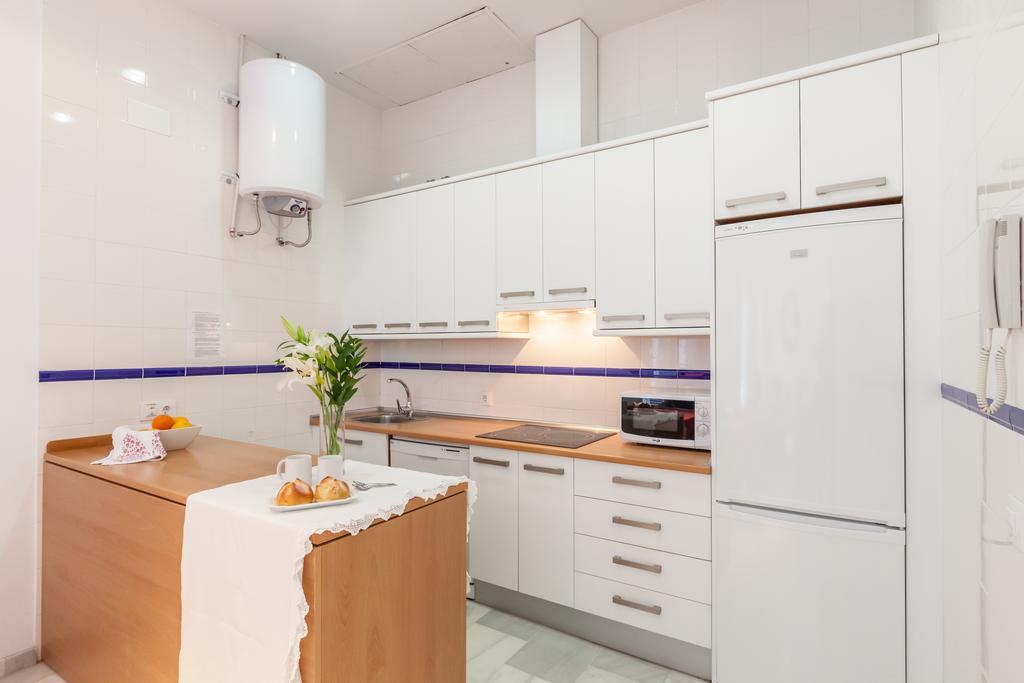 Apartamentos Plaza Pilatos Séville Extérieur photo