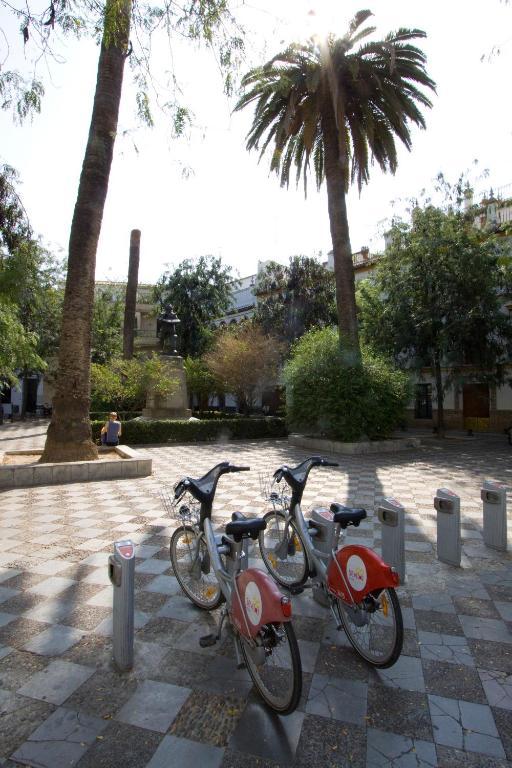 Apartamentos Plaza Pilatos Séville Extérieur photo