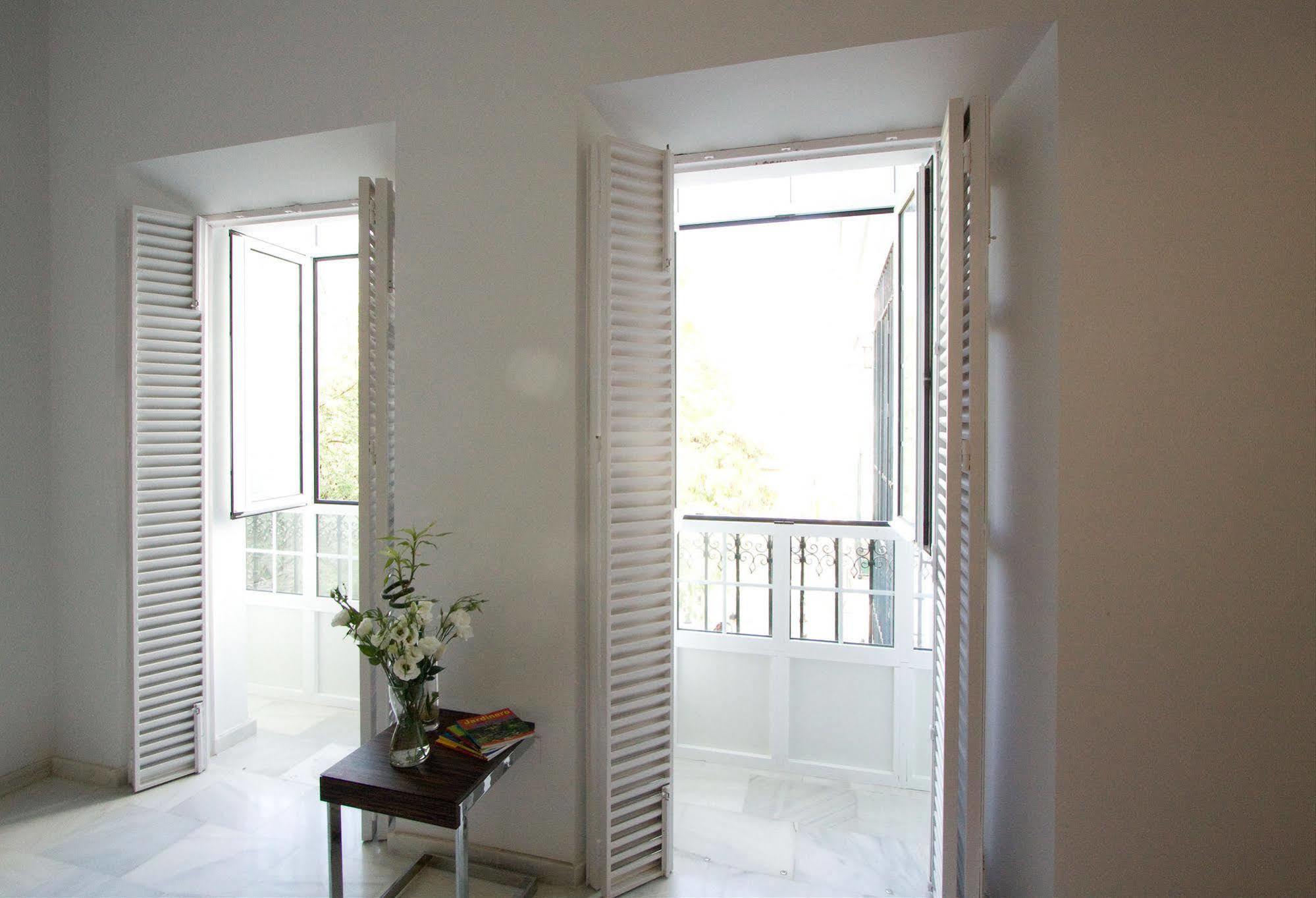 Apartamentos Plaza Pilatos Séville Extérieur photo